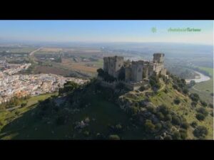 Descubre la majestuosidad del Castillo de Almodóvar del Río