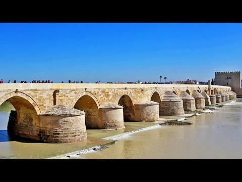 ¿Cómo se llama el río que pasa por el puente romano de Córdoba?