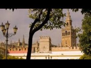 Descubre la belleza de la Plaza de la Fuensanta en Sevilla